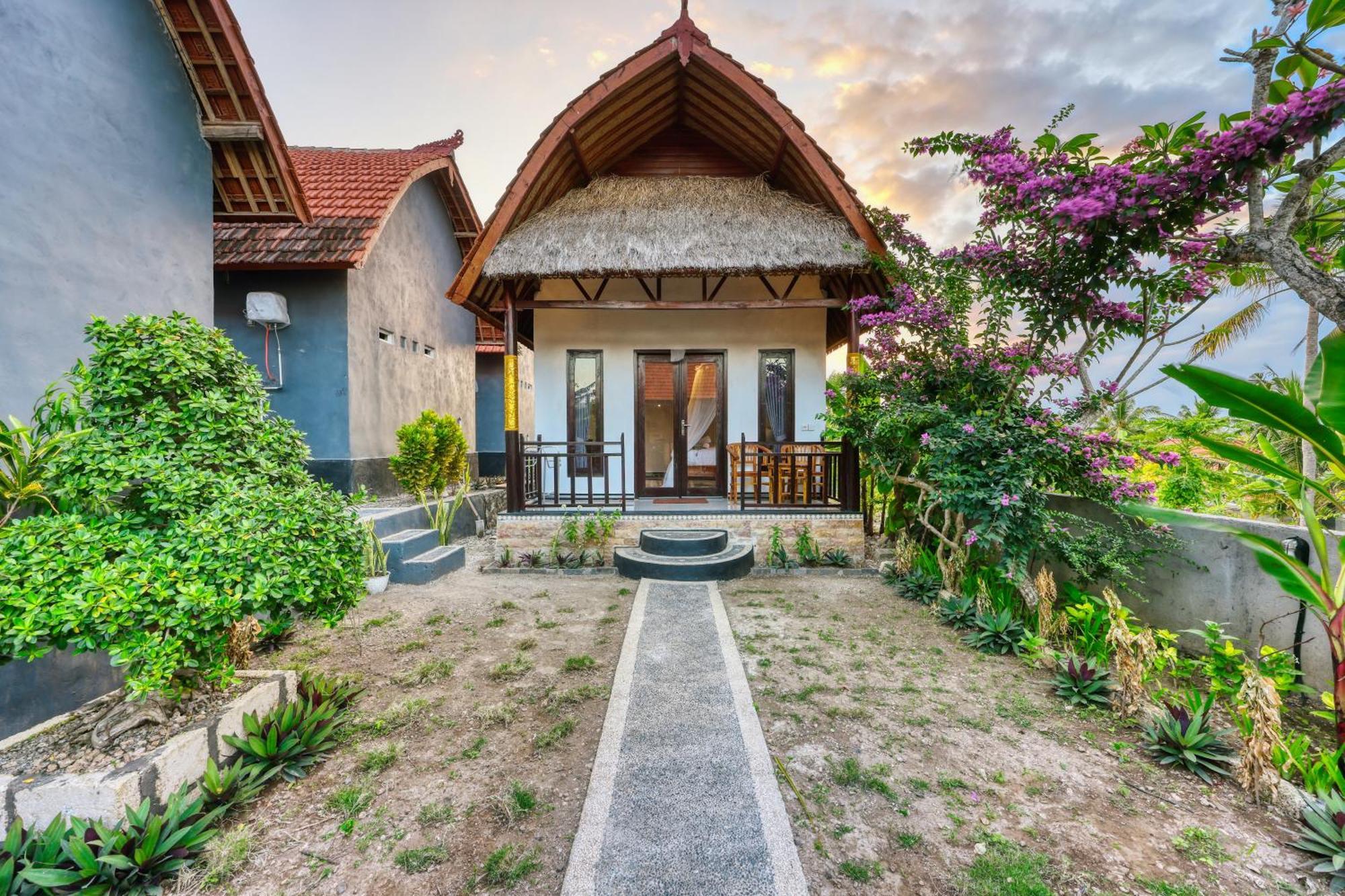 Mt Penida Bungalow Toyapakeh Rum bild